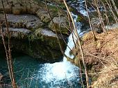 In Val Taleggio alle sorgenti dell'Enna e al Morterone con sole, acqua e neve il 15 aprile 2010 - FOTOGALLERY